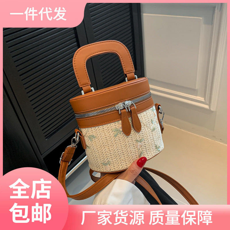 A foreign retro women's bag new Korean version spring and summer solid color crossbody temperament single shoulder simple striped small square bag - Mixbatch