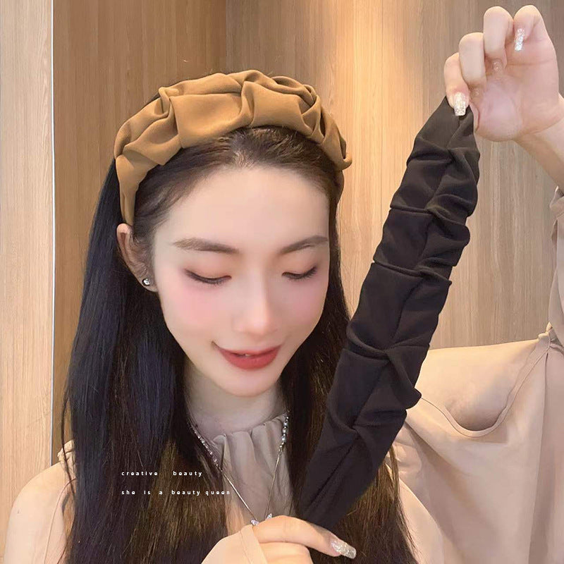 A high-grade pleated wide-edge hairpin headband, high cranial top pressure hair bundle, autumn and winter face wash headband