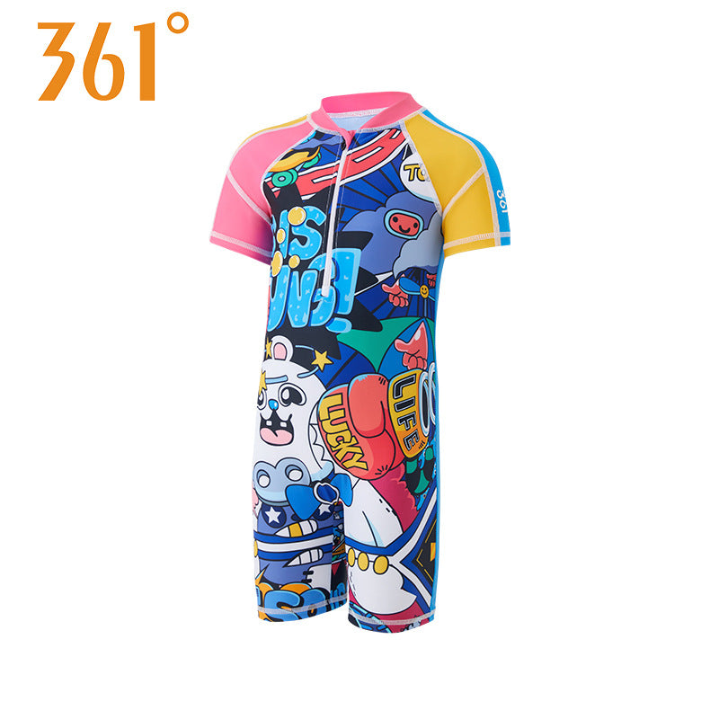 A one-piece flat-angle swimsuit medium and large boys quick-drying swimsuit
