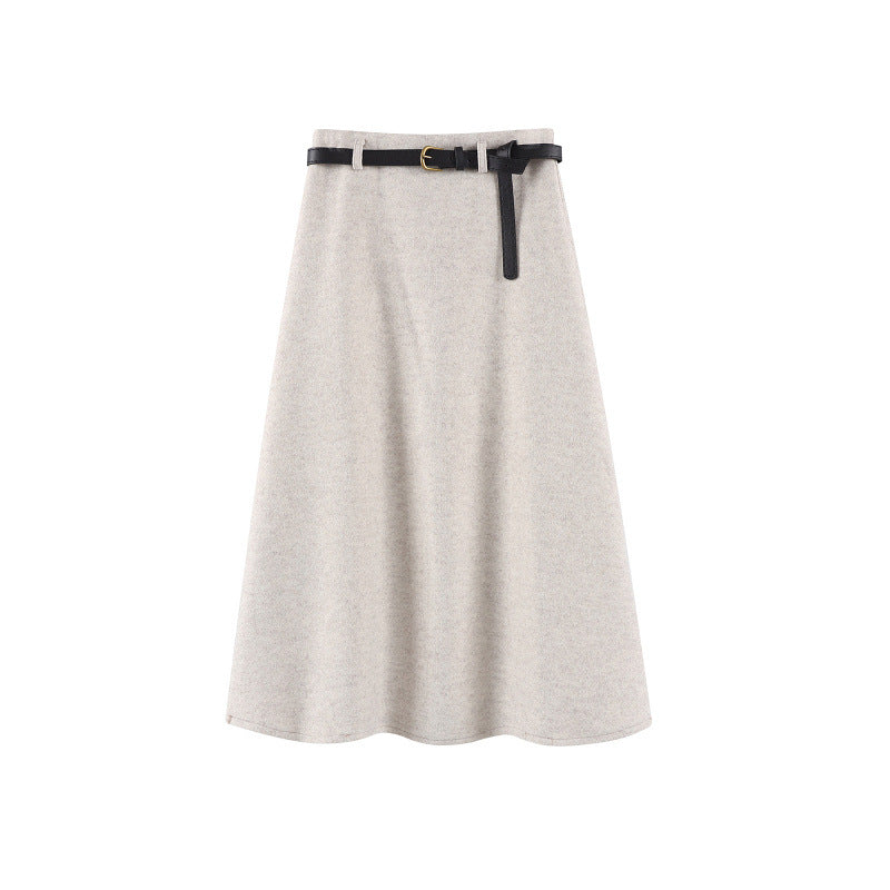 A high waist skirt