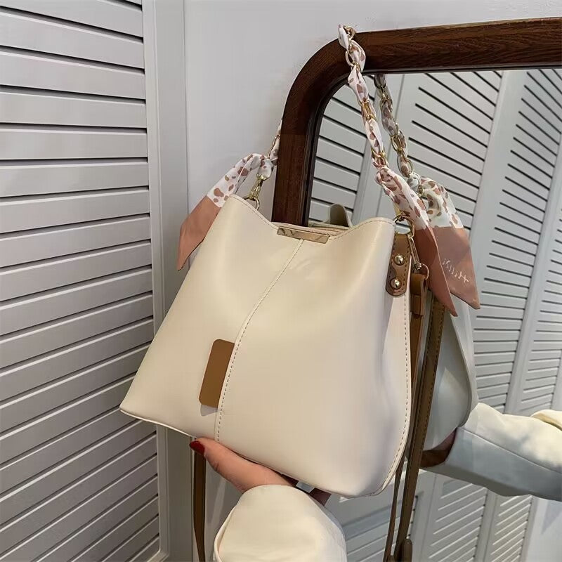 A PU shoulder bag cross-border women's bag new fashion messenger bag texture PU bucket bag versatile chain messenger bag