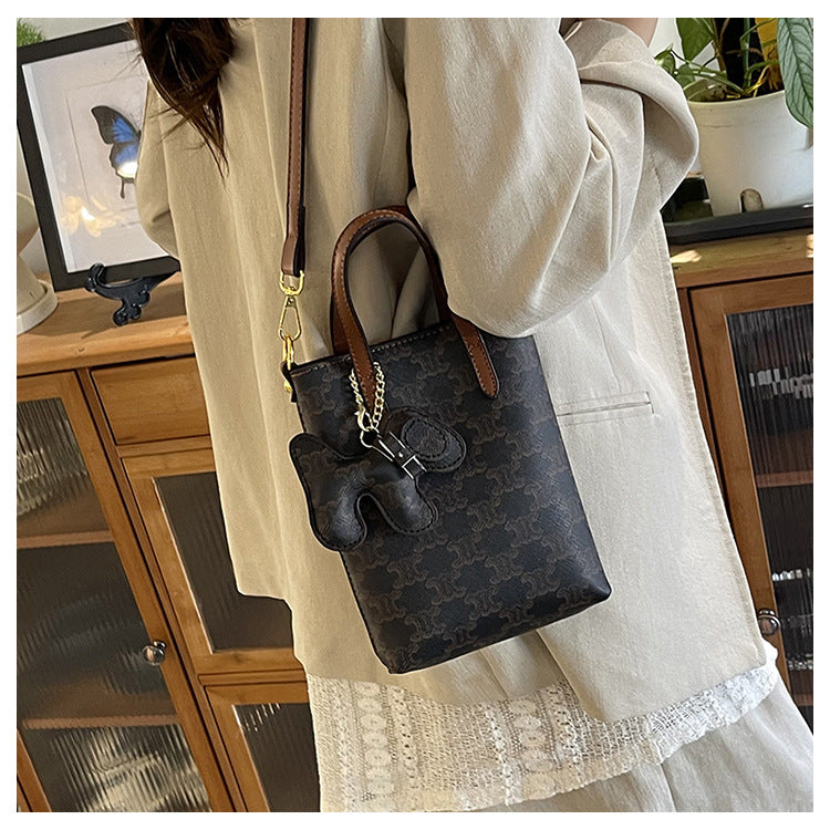 A shoulder messenger bag