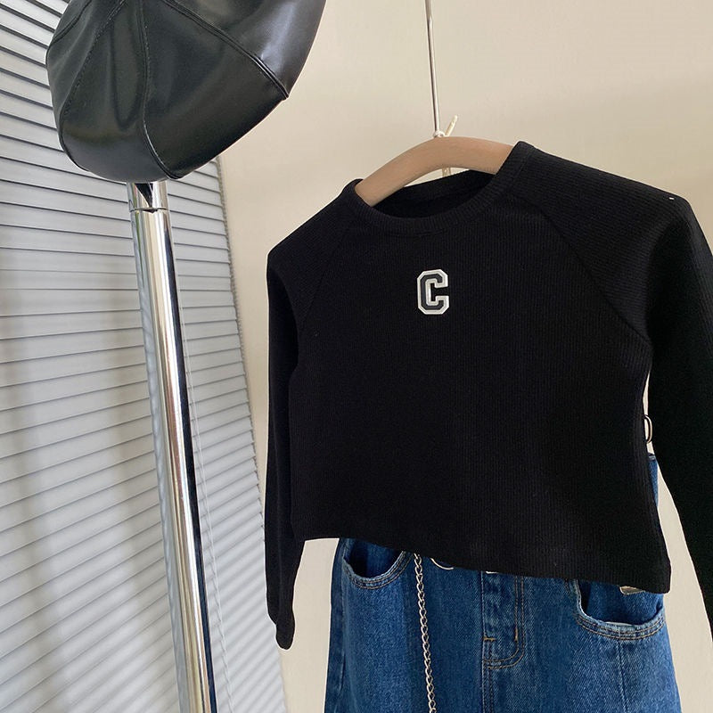 A girls' suit spring and autumn new girls' Korean version embroidered letter T-shirt top denim skirt knitted suit