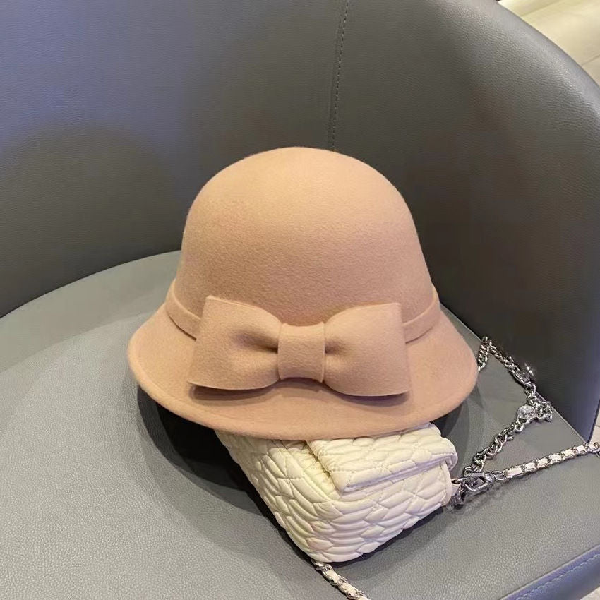 A lady's hat
