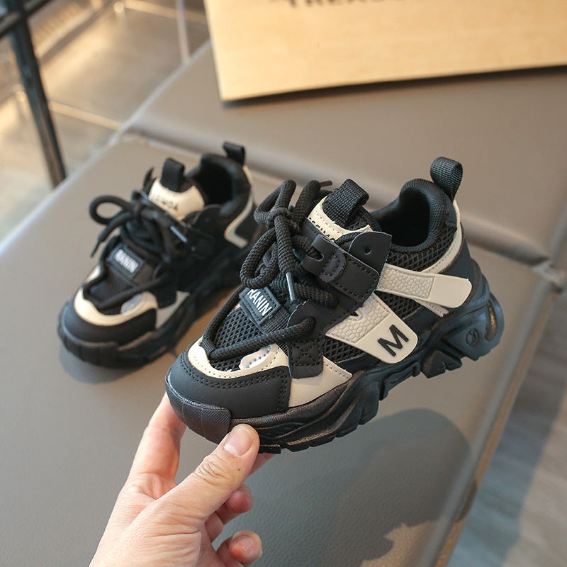 A children's sports shoes
