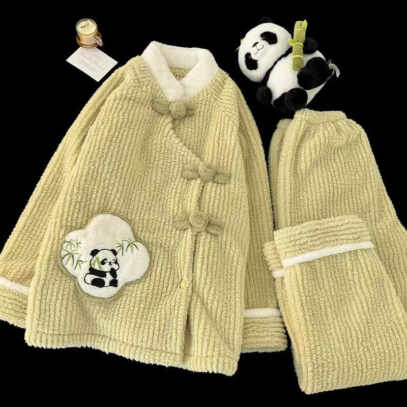 A cute pajamas thickened and velvet