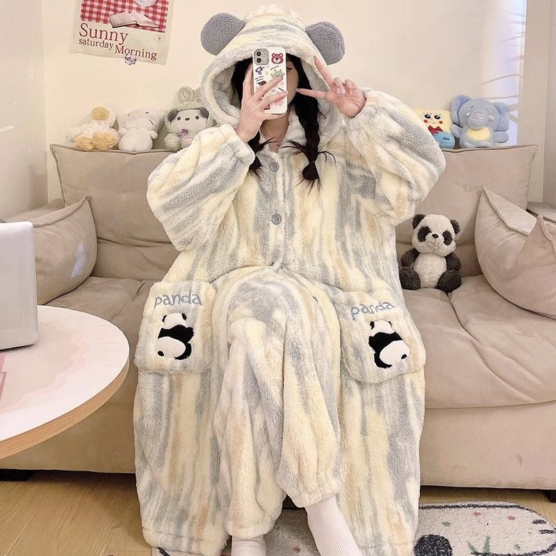 A cute pajamas thickened and velvet