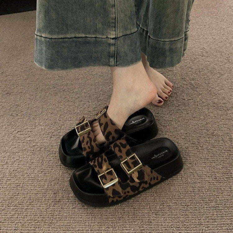 A fairy style slippers female spring and summer new outer wear fashionable versatile rhinestone buckle flat bottom beach sandals tide