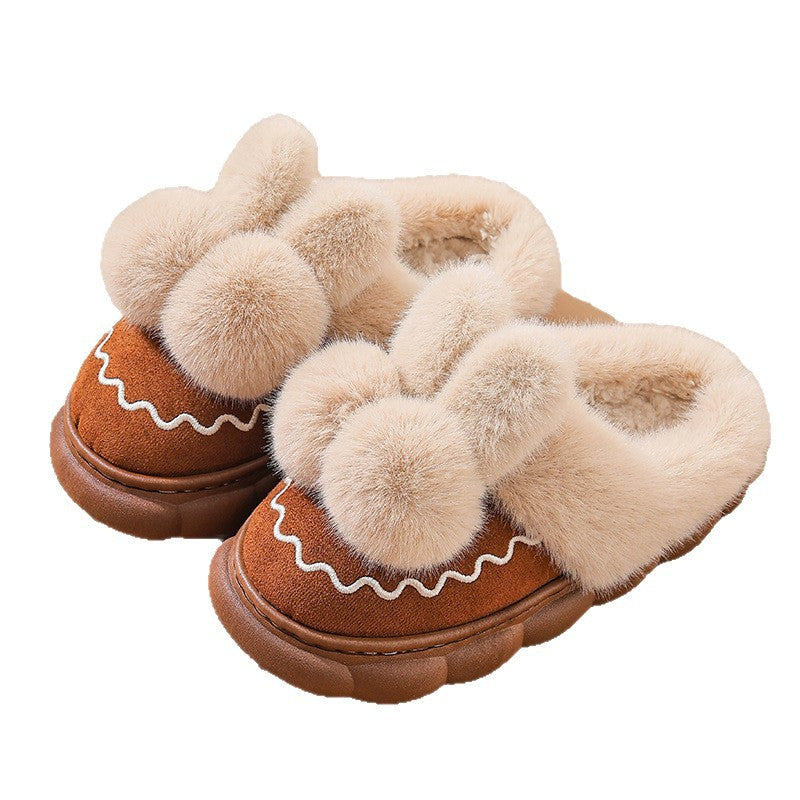 A children's thermal slippers