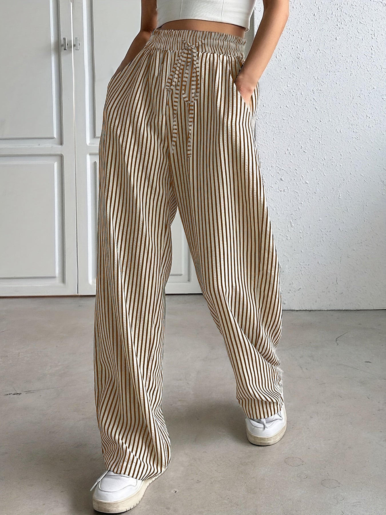 A striped casual trousers straight-leg trousers