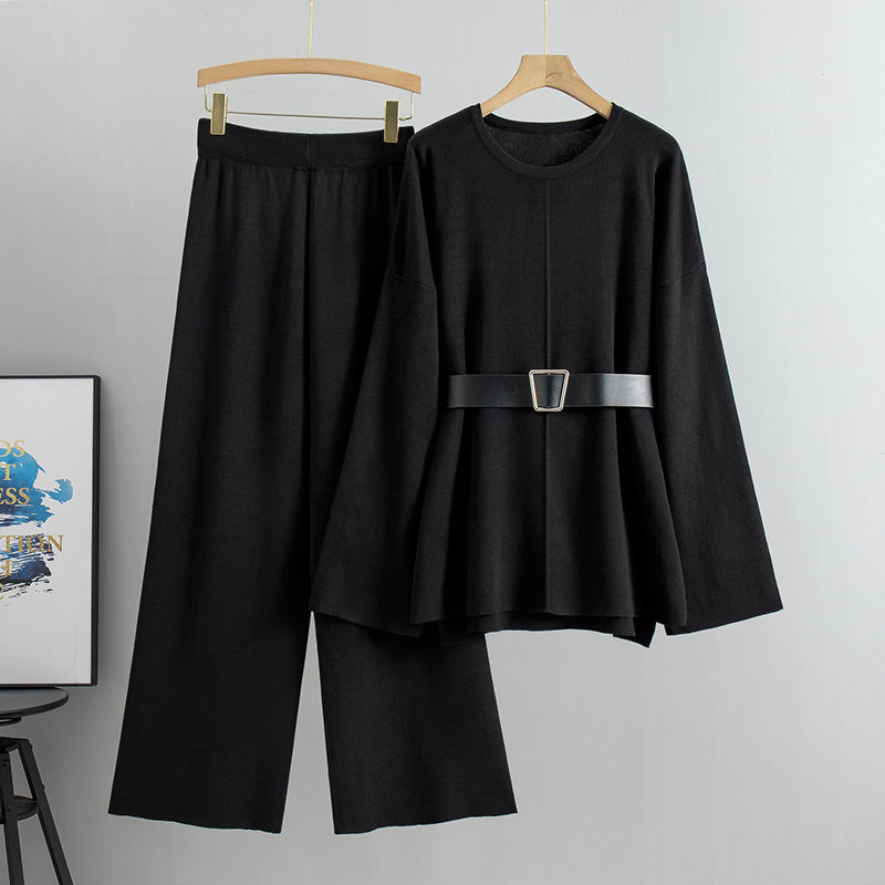 A Knitted two-piece set including belt