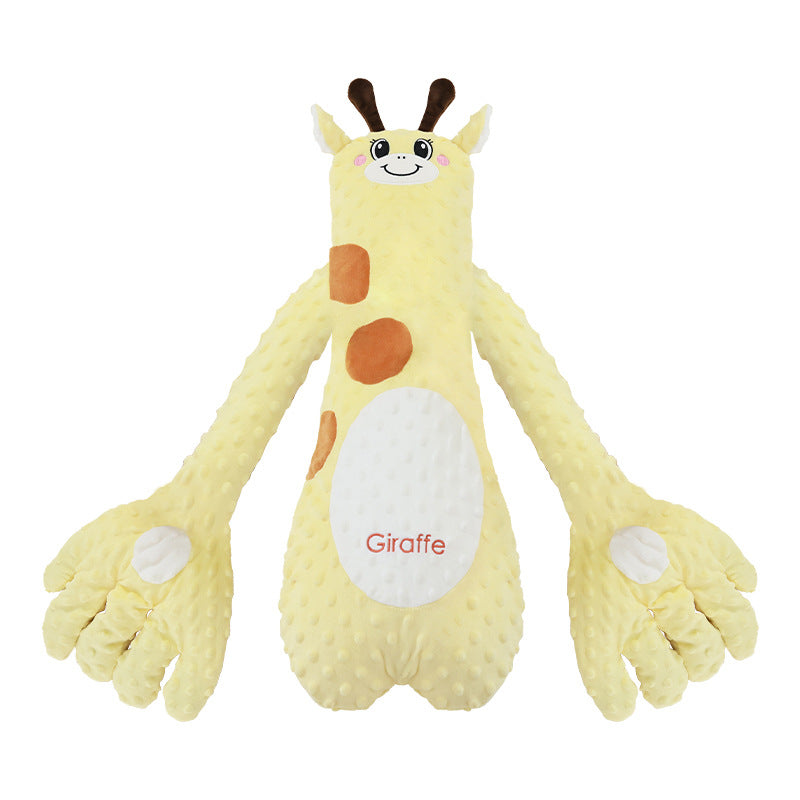 The baby soothes the palm of his hand to sleep, slaps the baby, and the artifact lies down to sleep. The baby prevents startling and sleeps, and slaps the butt to soothe the pillow.