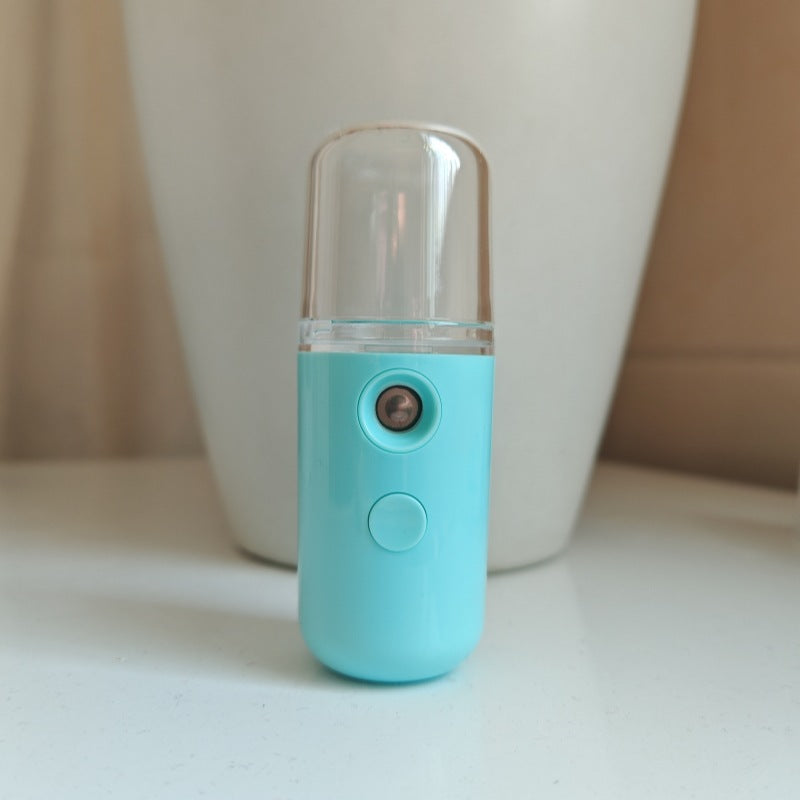 A spray moisturizing and hydrating instrument