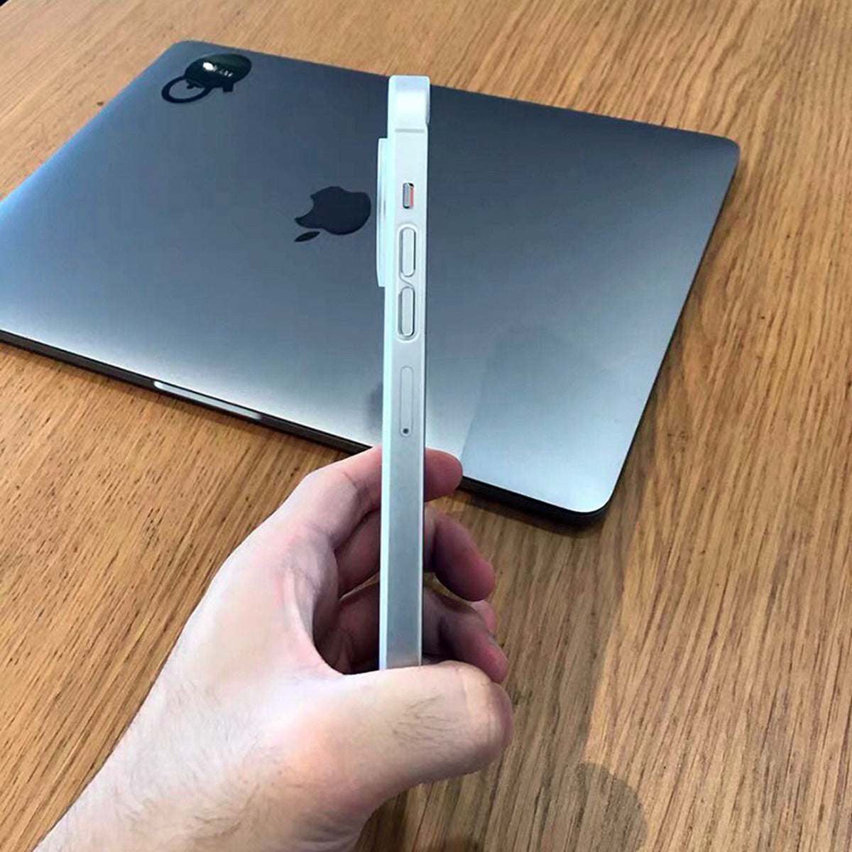 A Suitable for Apple mobile phone ultra-thin matte case