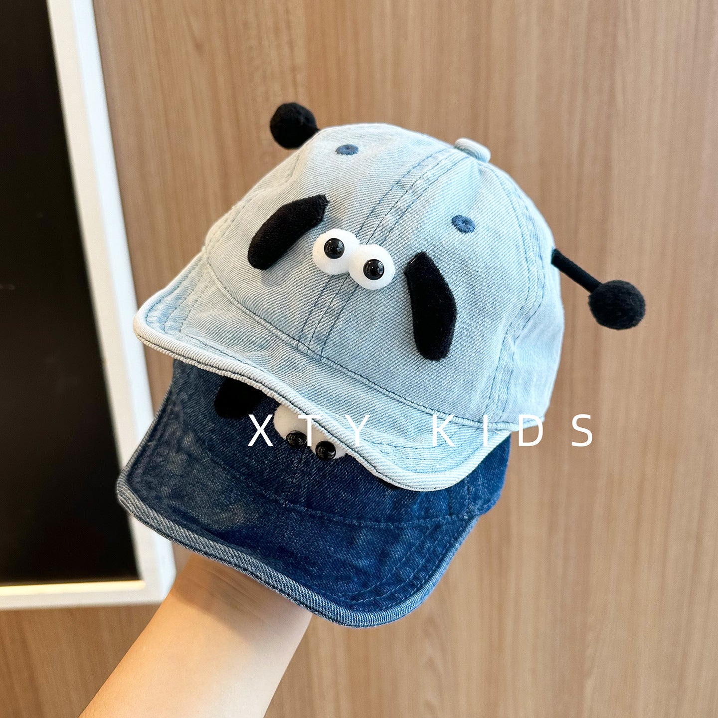 A children's hat