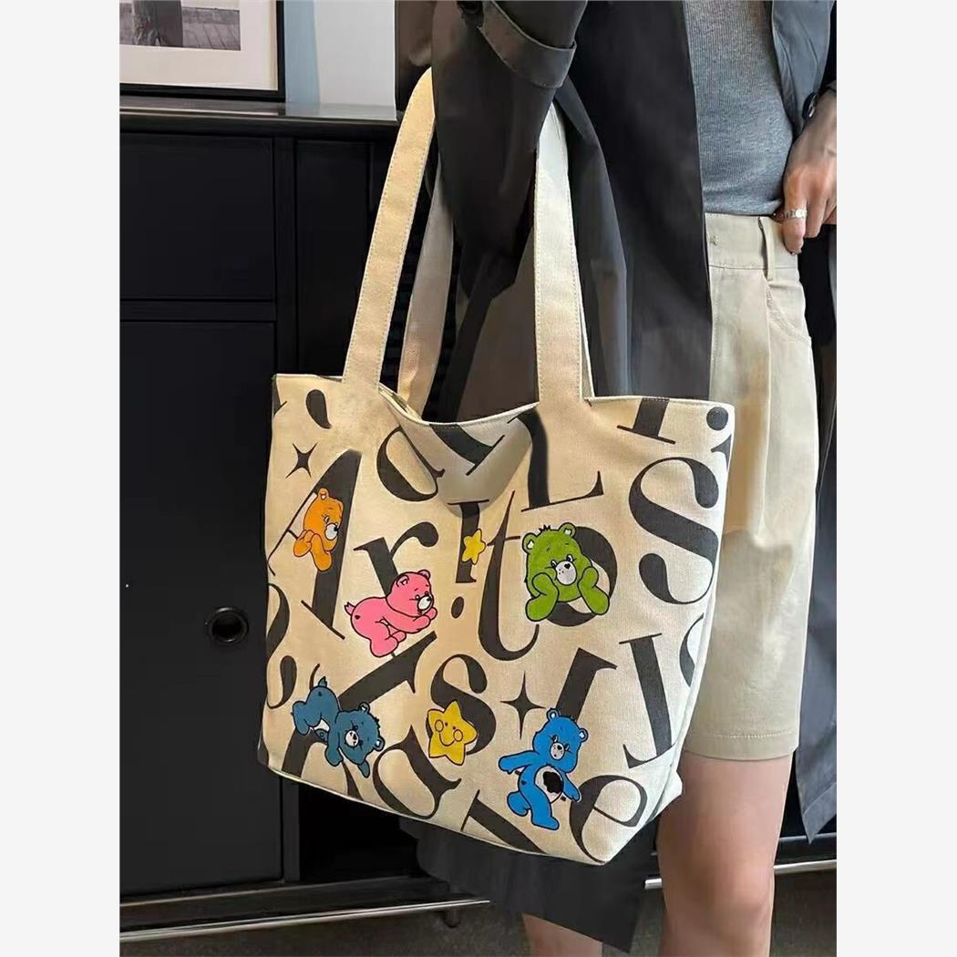 A canvas bag printed shoulder bag