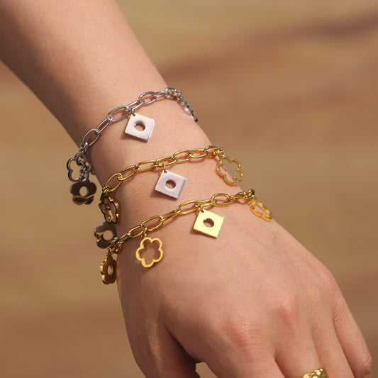 A bracelet jewelry