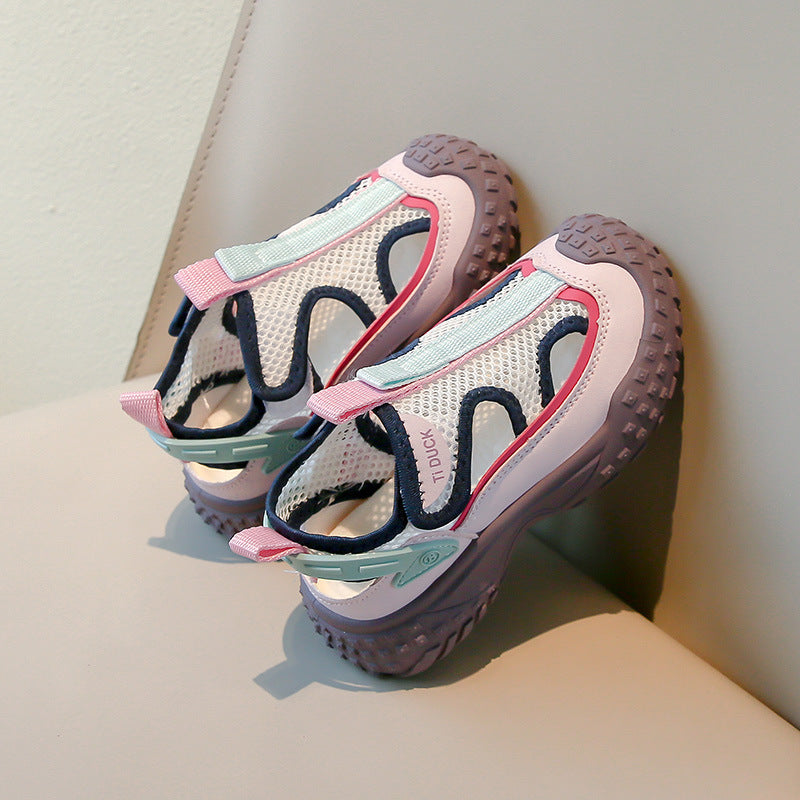 A summer children's shoes