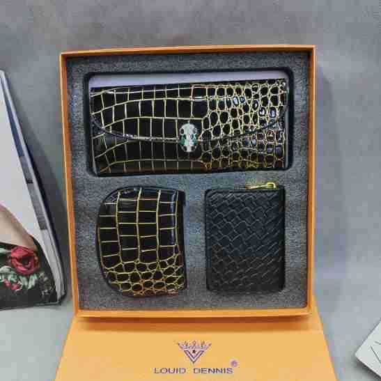 A new three-piece gift box with wallet card bag set.