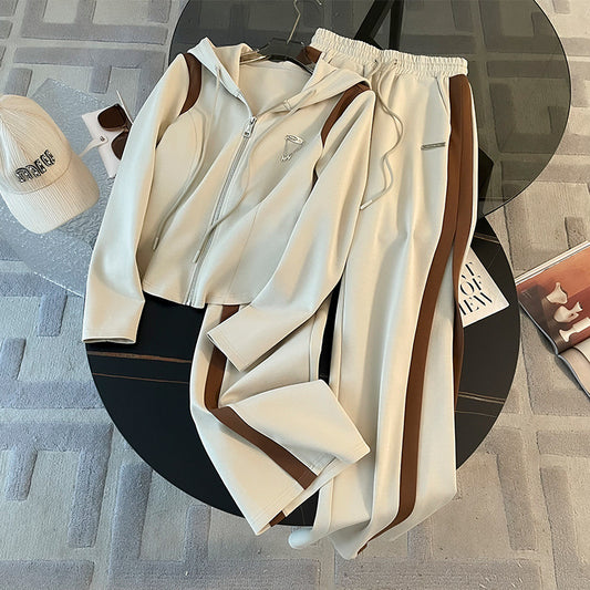 A women's long-sleeved trousers two-piece set