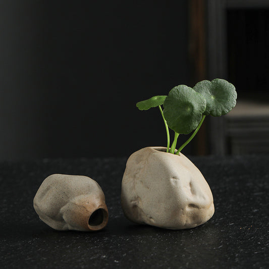 A mini vase simulation small stone ornament