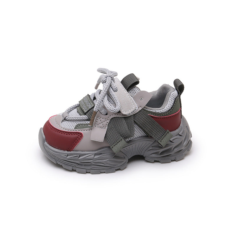 A children's sports shoes