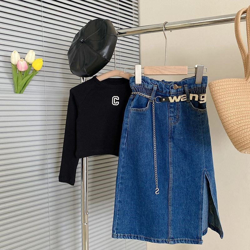 A girls' suit spring and autumn new girls' Korean version embroidered letter T-shirt top denim skirt knitted suit