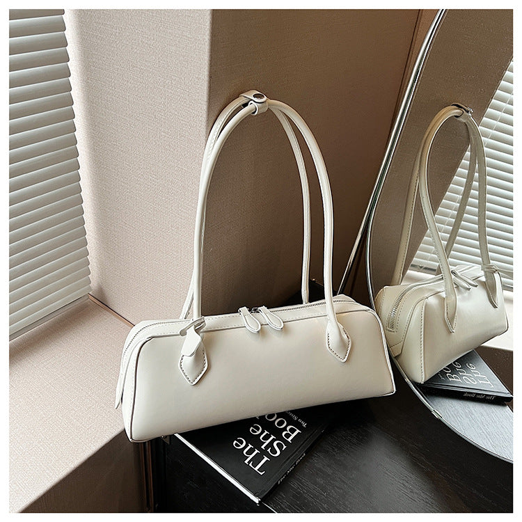 A handbag shoulder bag