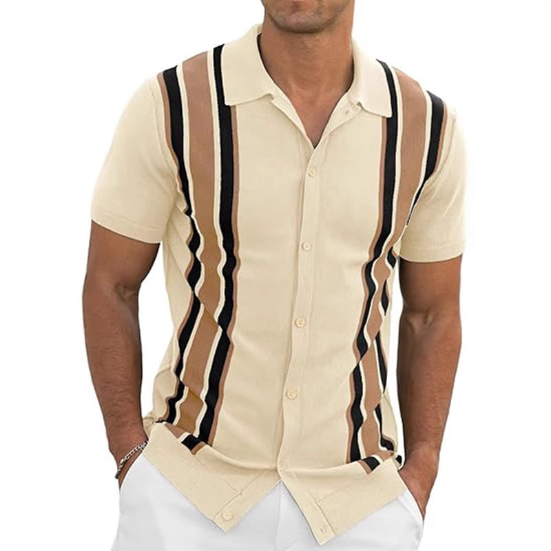 A color matching short-sleeved shirt