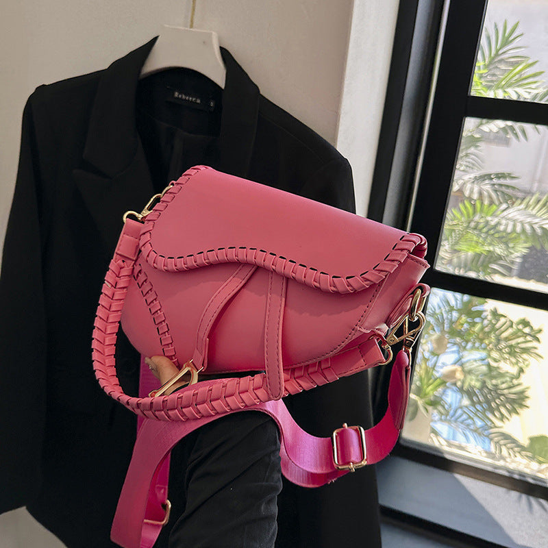 A new handbag bag women's shoulder handmade saddle bag underarm crossbody