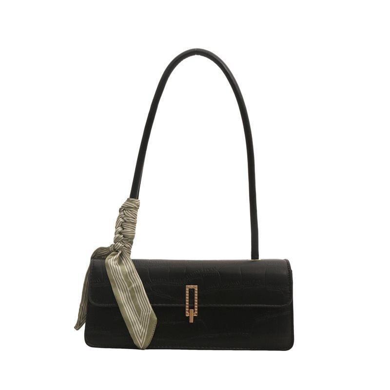 A new fashion messenger bag casual trendy lock personalized shoulder small square bag