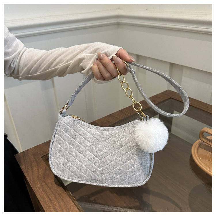 A summer new fresh felt armpit bag indentation fashion single shoulder foreign style small square bag