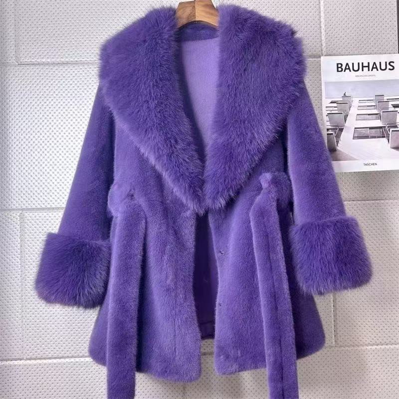 A imitation fox fur plush coat high fashion version