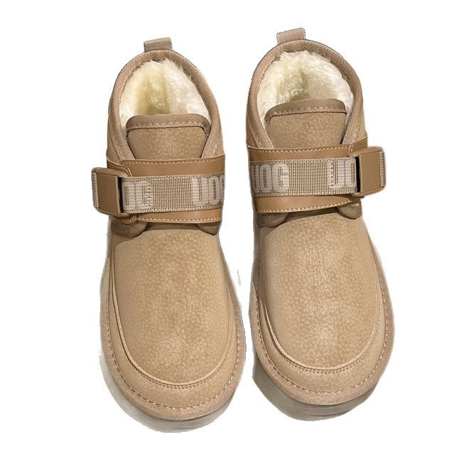 A warm snow boot