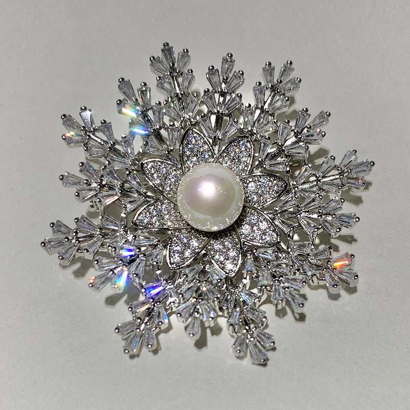 A European and American trend popular snowflake brooch, super flash zircon freshwater pearl brooch celebrity accessories - Mixbatch