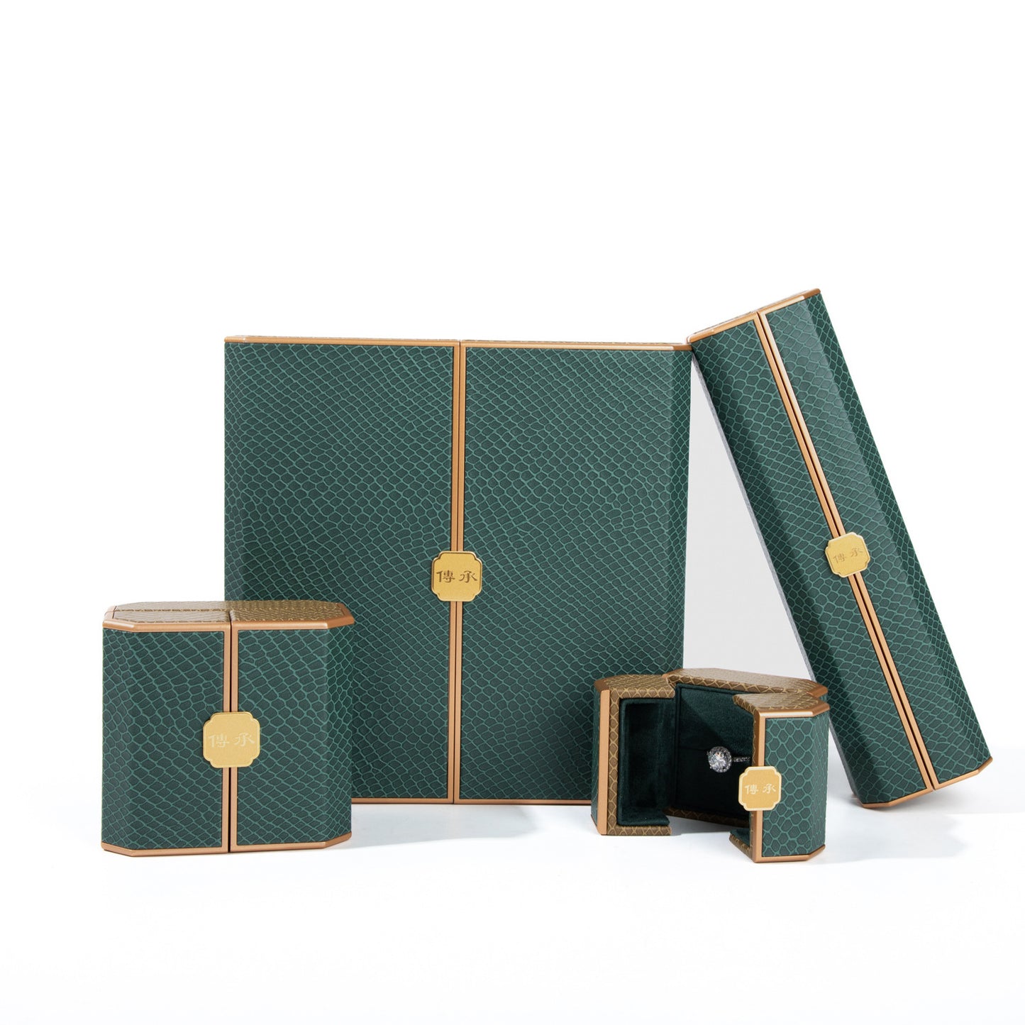 A jewelry box can be customized LOGO