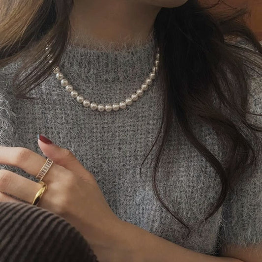 Pearl retro necklace women ins cold wind neck chain light luxury niche design 2023 cd tide sweater chain