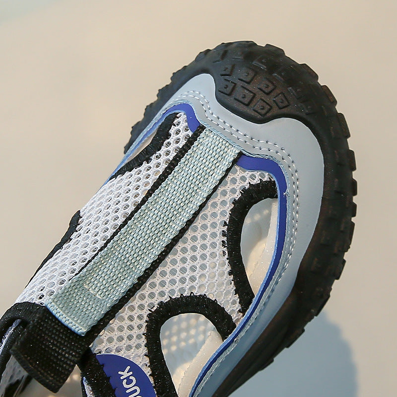 A summer children's shoes