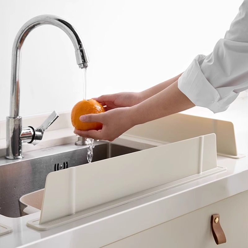 P sink water retaining plate, kitchen anti-splashing baffle, sink, wash basin, vegetable basin, silicone suction cup, thickened water retaining strip