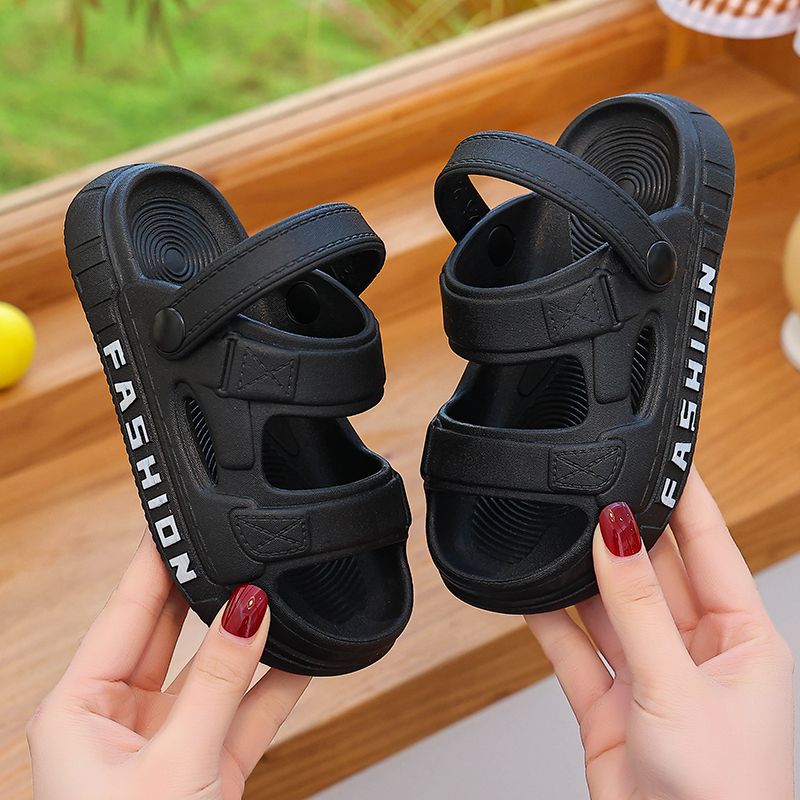 P Korean version of boys' cool slippers dual-purpose new summer wear-resistant middle-aged and older children's soft-soled non-slip children's student beach shoes