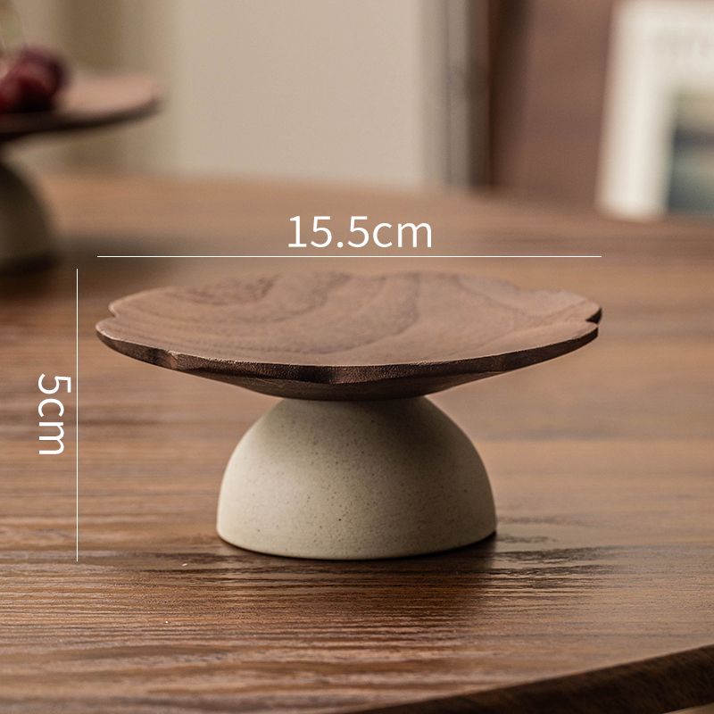 P medieval style high-footed snack plate dried fruit fruit plate