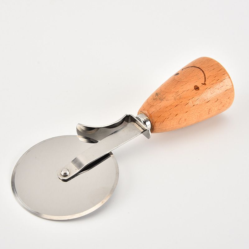 P kitchenware wooden handle set