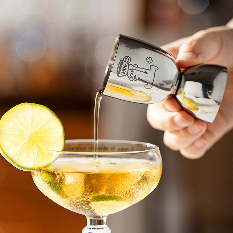 P Stainless steel wine measuring container
