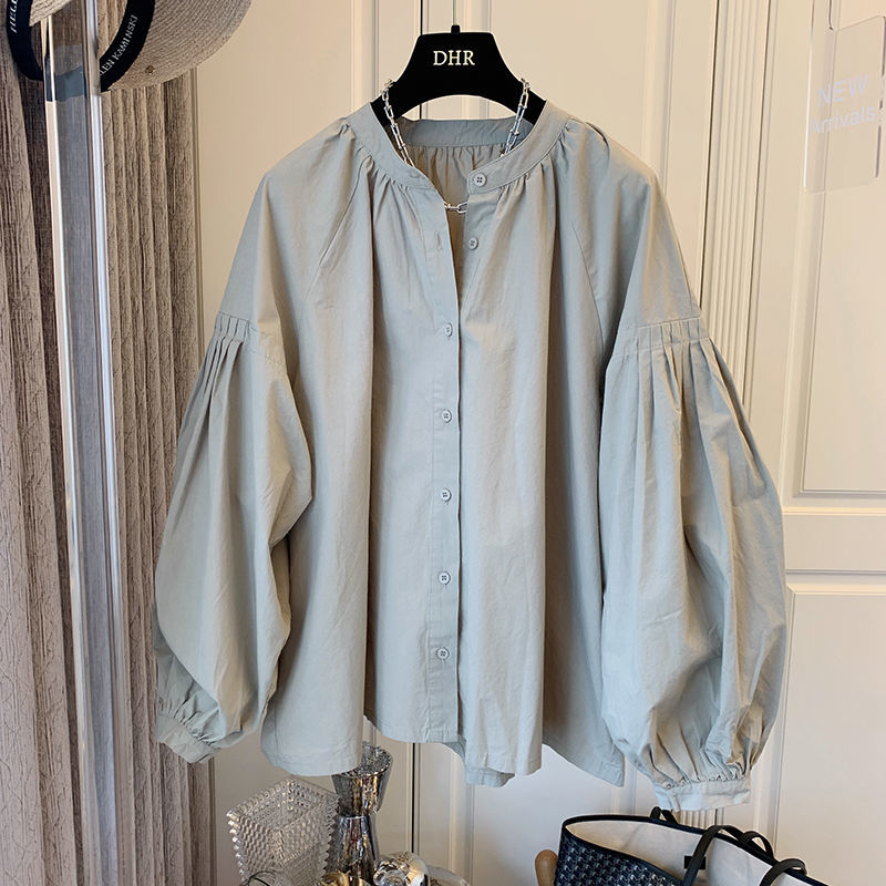 A lady's shirt top