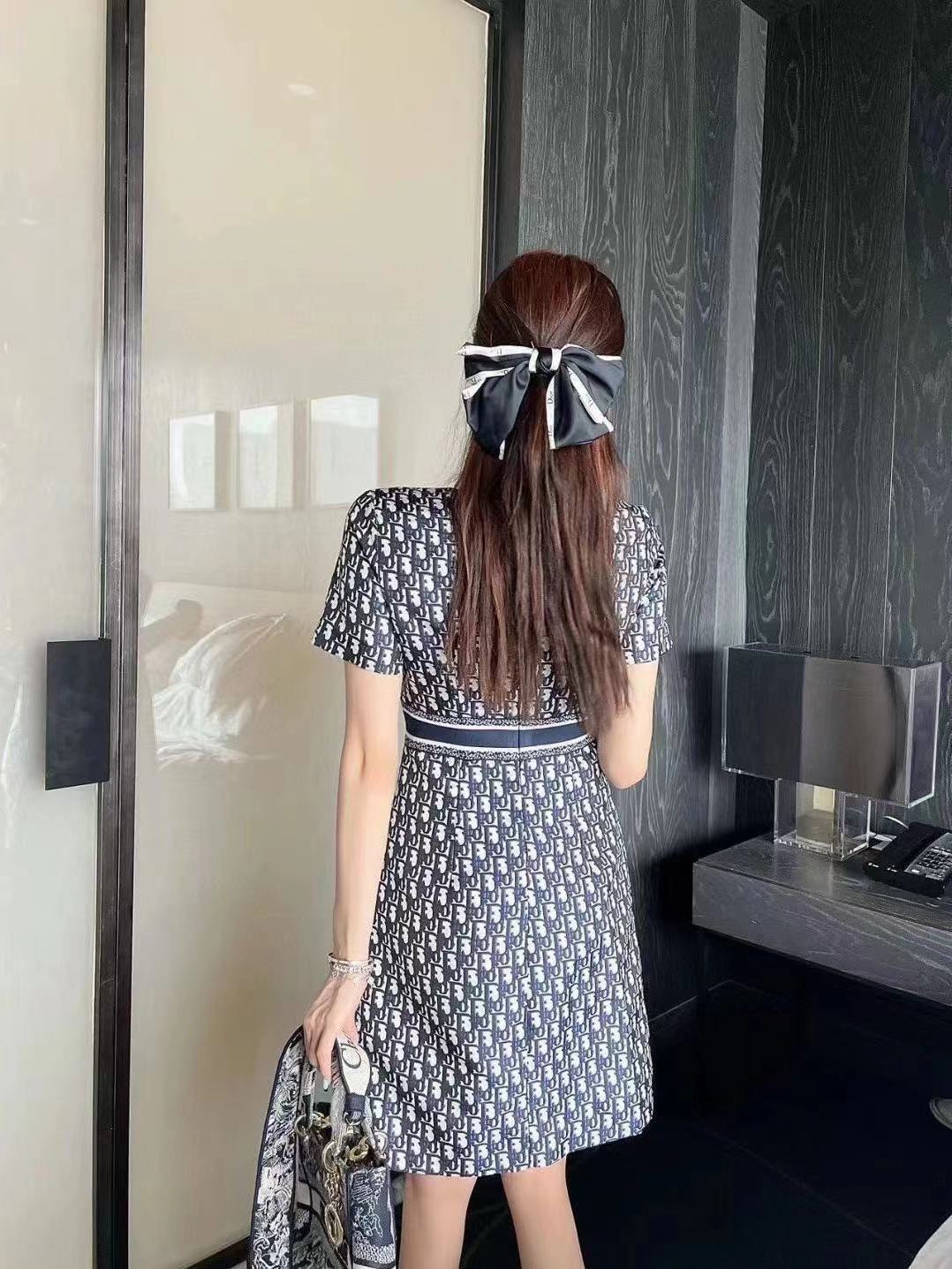A high-end summer new old flower round neck fashion letter printing temperament thin dress short sleeves - Mixbatch