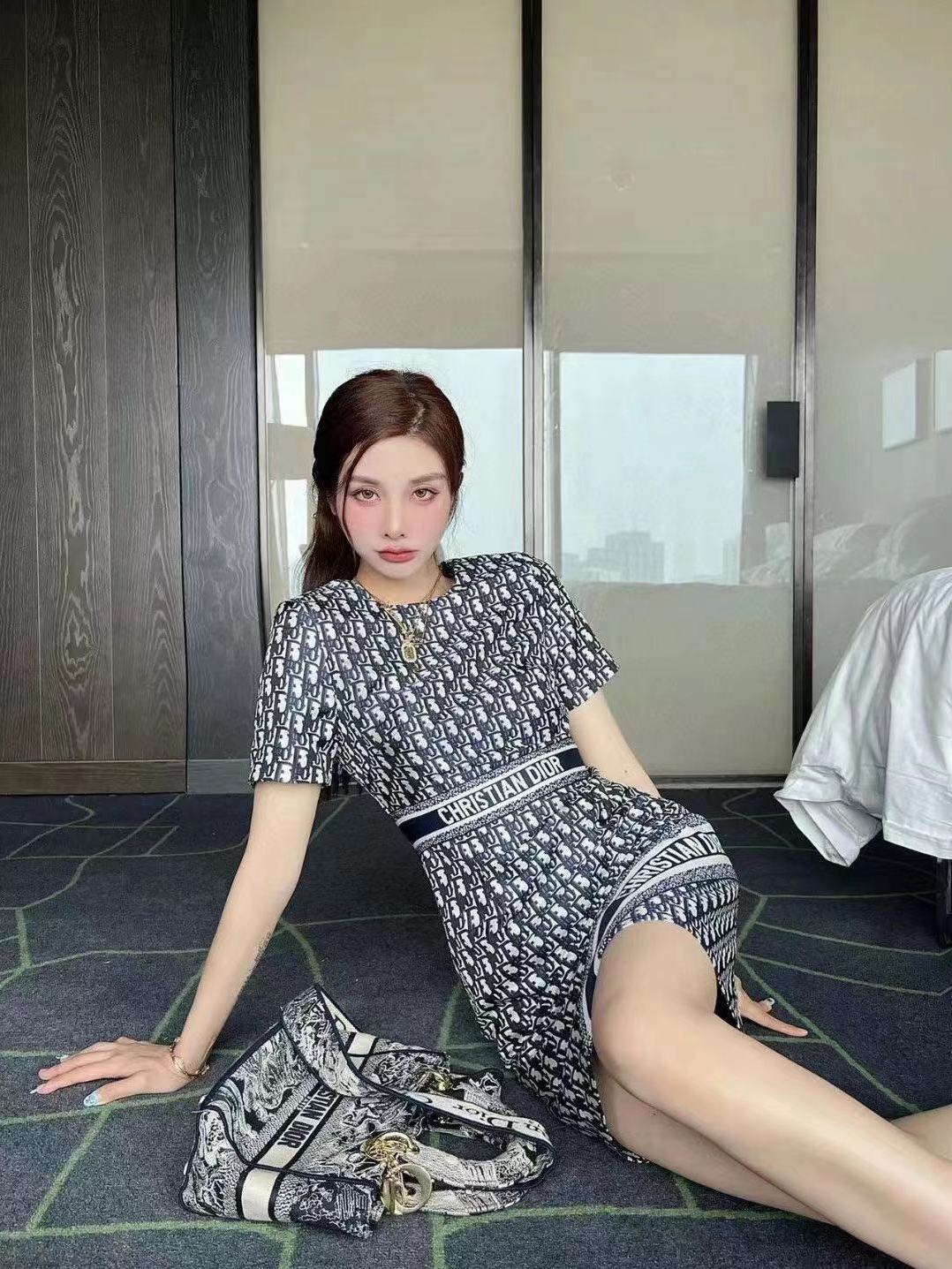 A high-end summer new old flower round neck fashion letter printing temperament thin dress short sleeves - Mixbatch