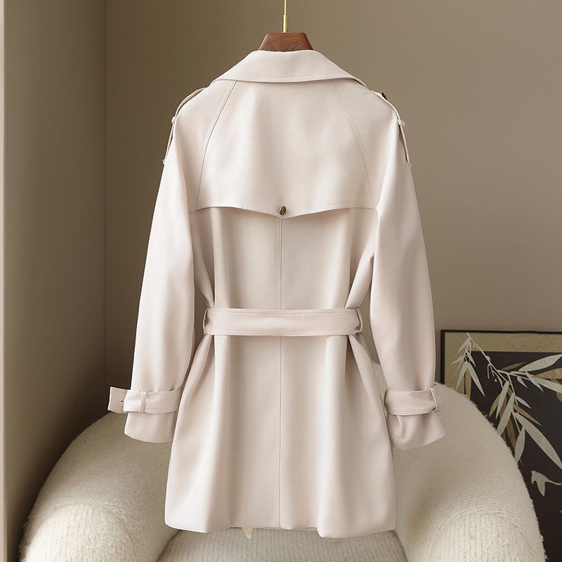 P trench coat