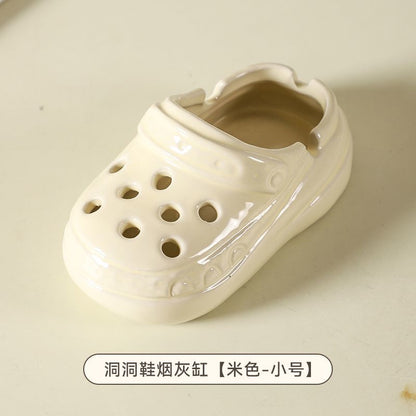 P ceramic ashtray