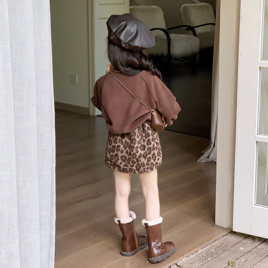 P children's sweater skirt set