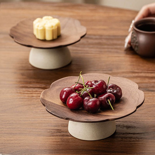 P medieval style high-footed snack plate dried fruit fruit plate